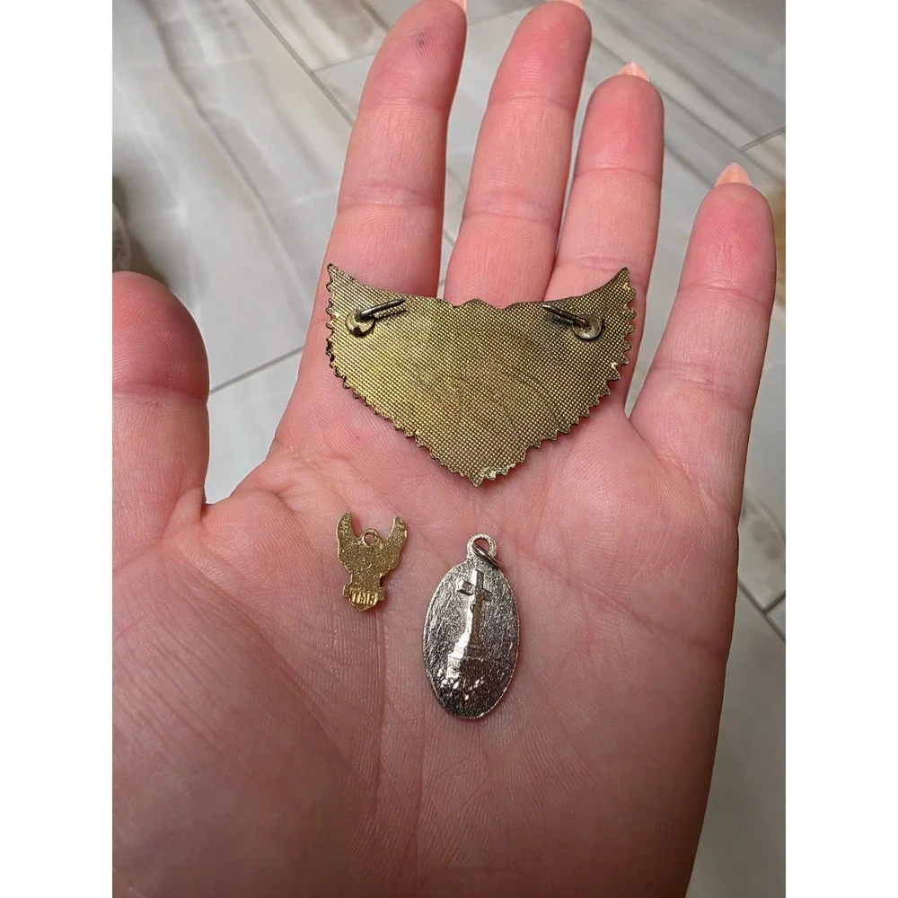 Vintage Harley Davidson Eagle Wing Pin Charm and Religious Medal Lot 3pc‎